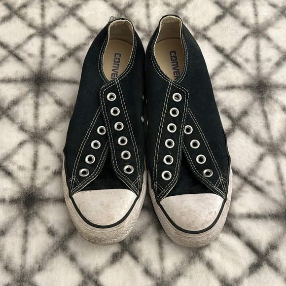 Used B&W Unisex Converse - Men’s 6/Women’s 8 - Picture 3 of 7